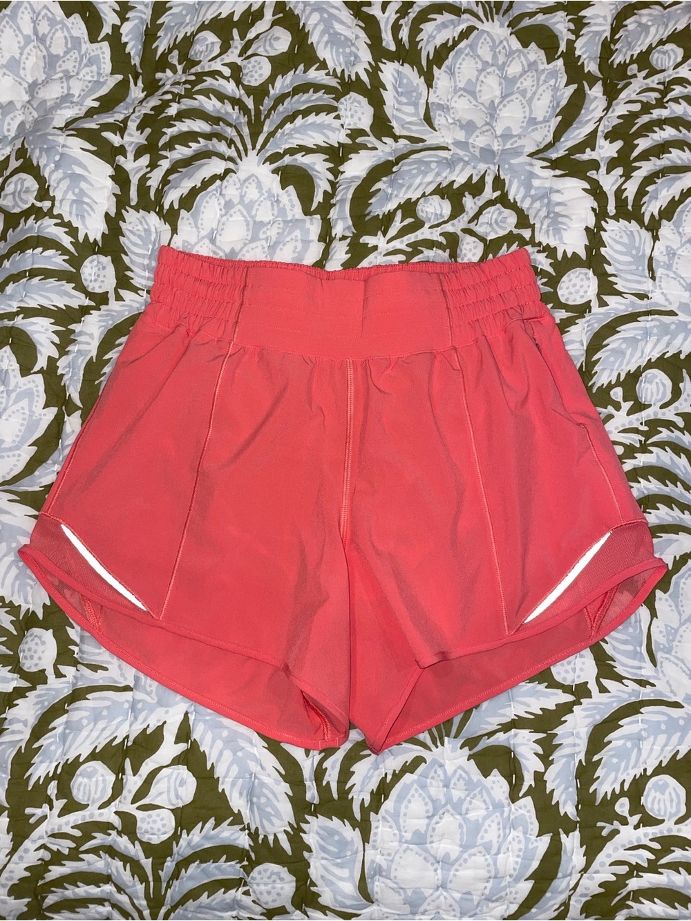 Lululemon Hotty Hot HR Shorts (Raspberry Cream)
